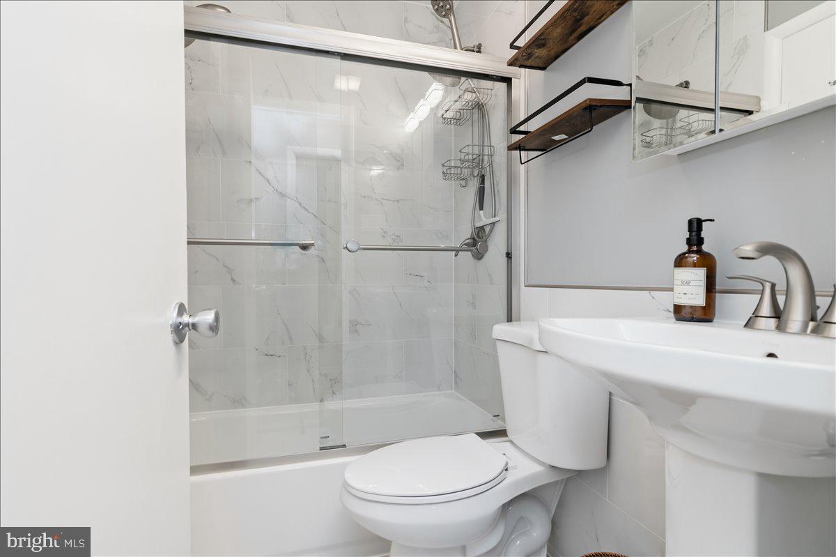 3428 Ramsgate Ter Property Photo 9