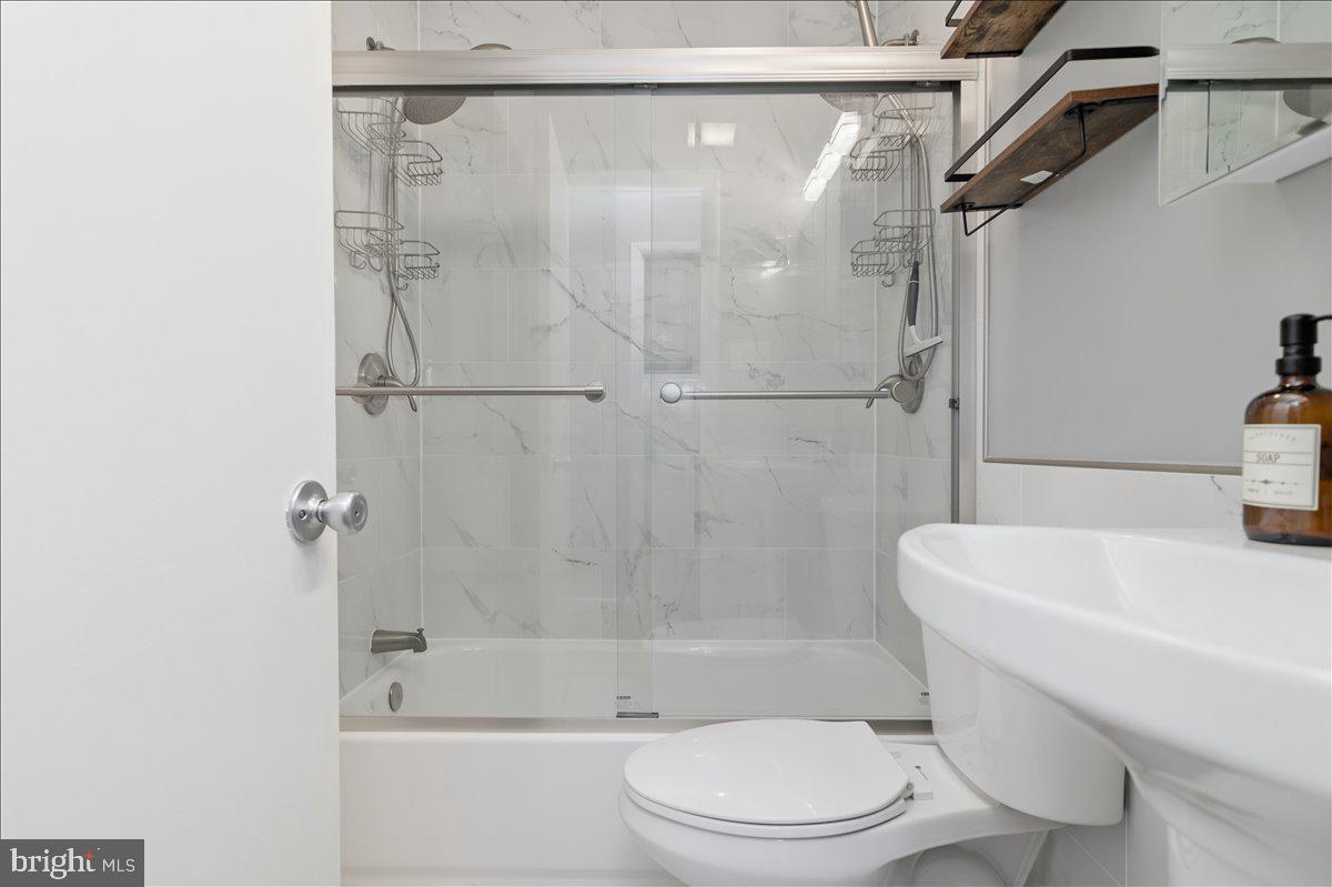 3428 Ramsgate Ter Property Photo 10