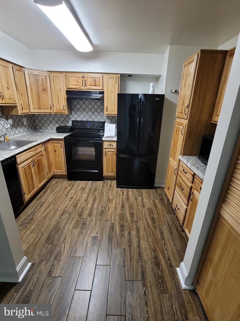 3808 Laramie Pl #b Property Photo 3