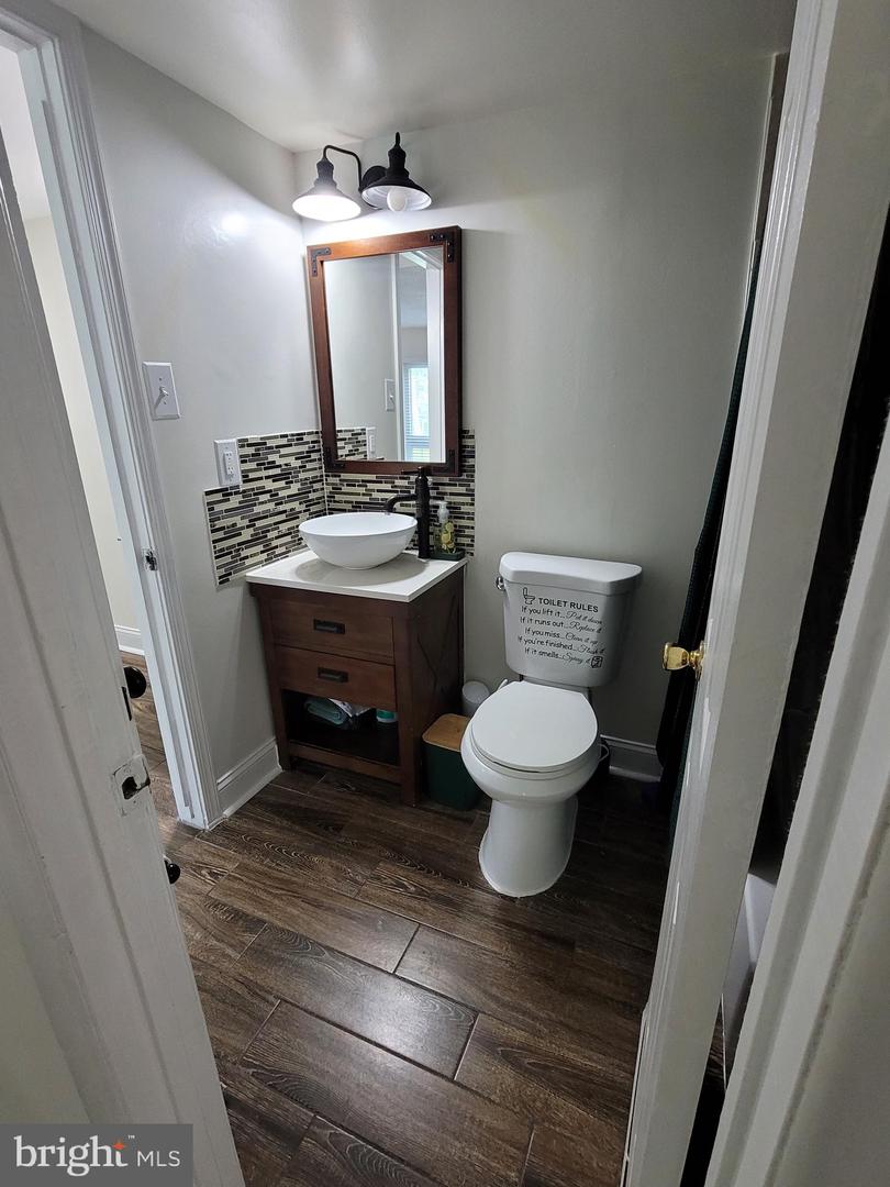 3808 Laramie Pl #b Property Photo 9