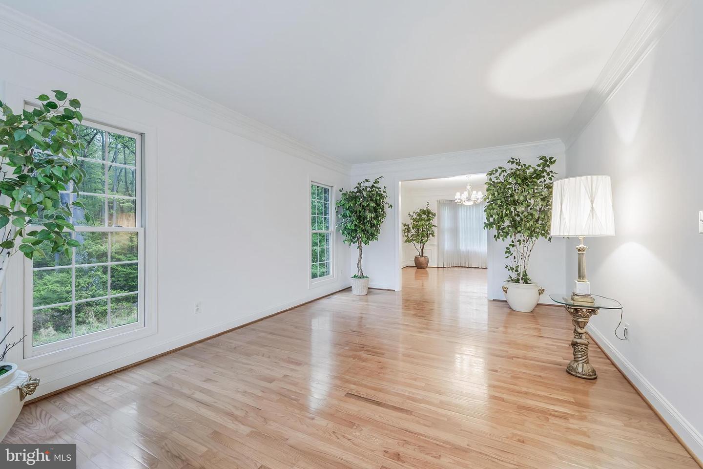 1051 Northfalls Ct Property Photo 10