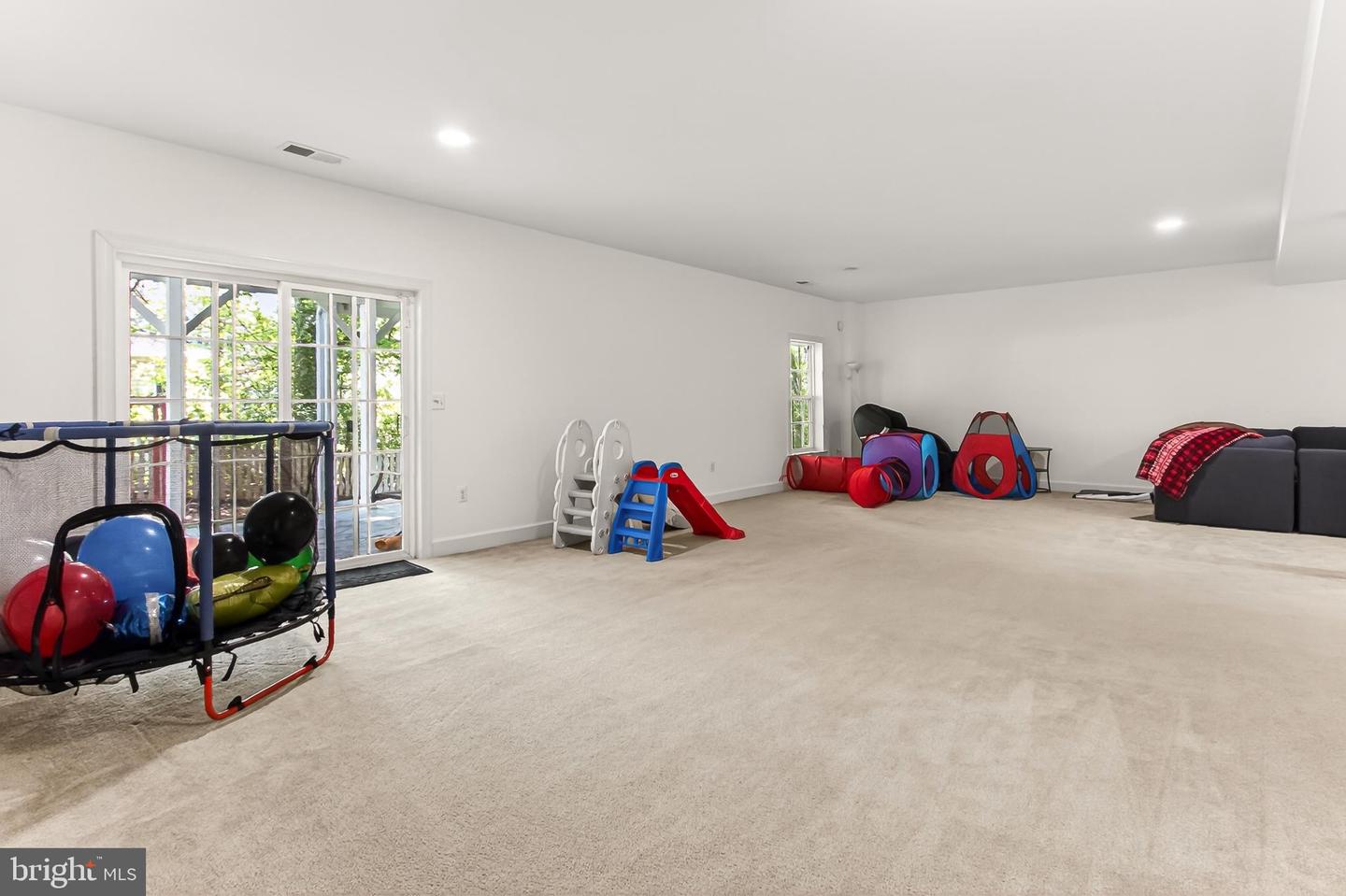 8901 Hargrove Ct Property Photo 41