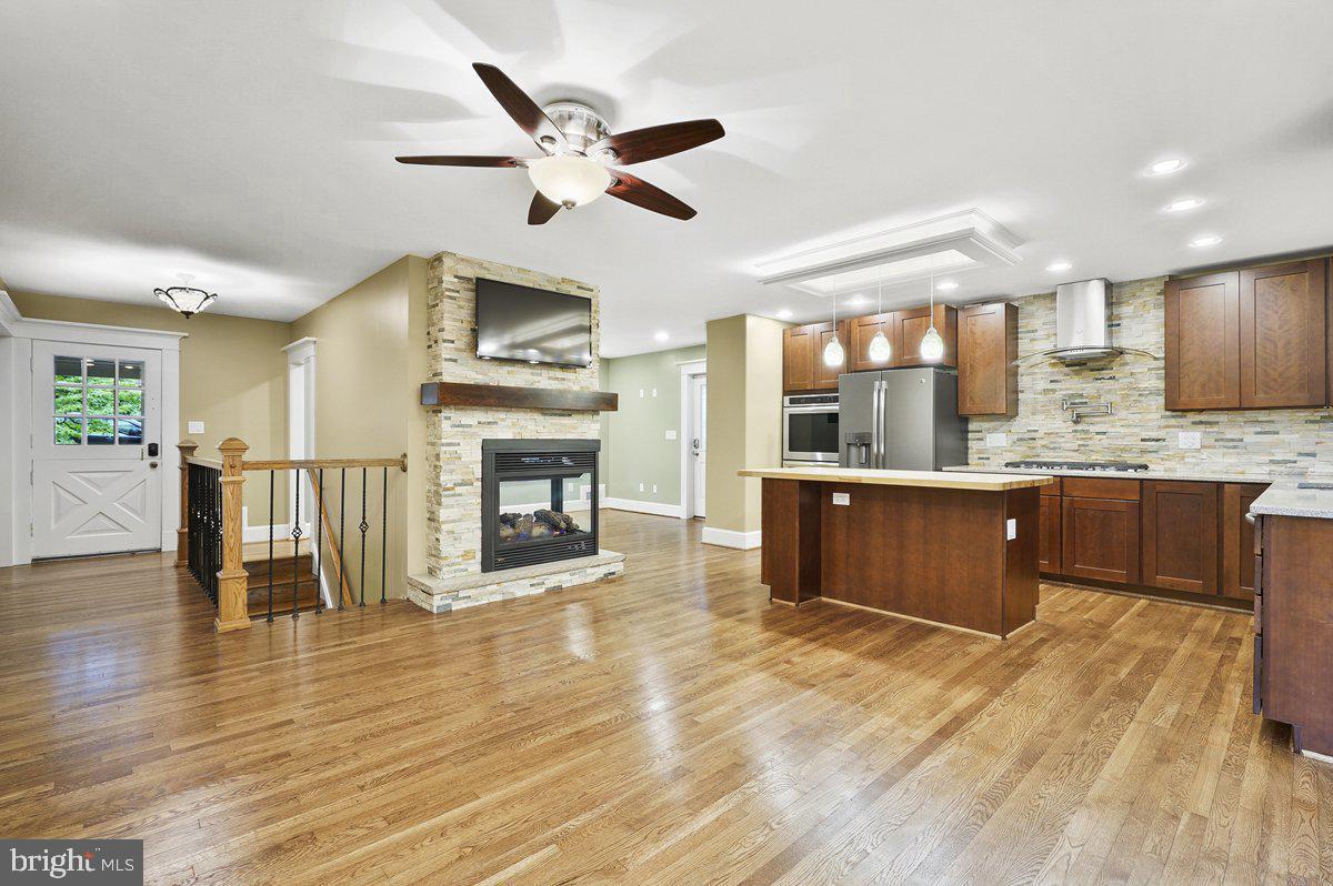 3903 Ivydale Dr Property Photo 2