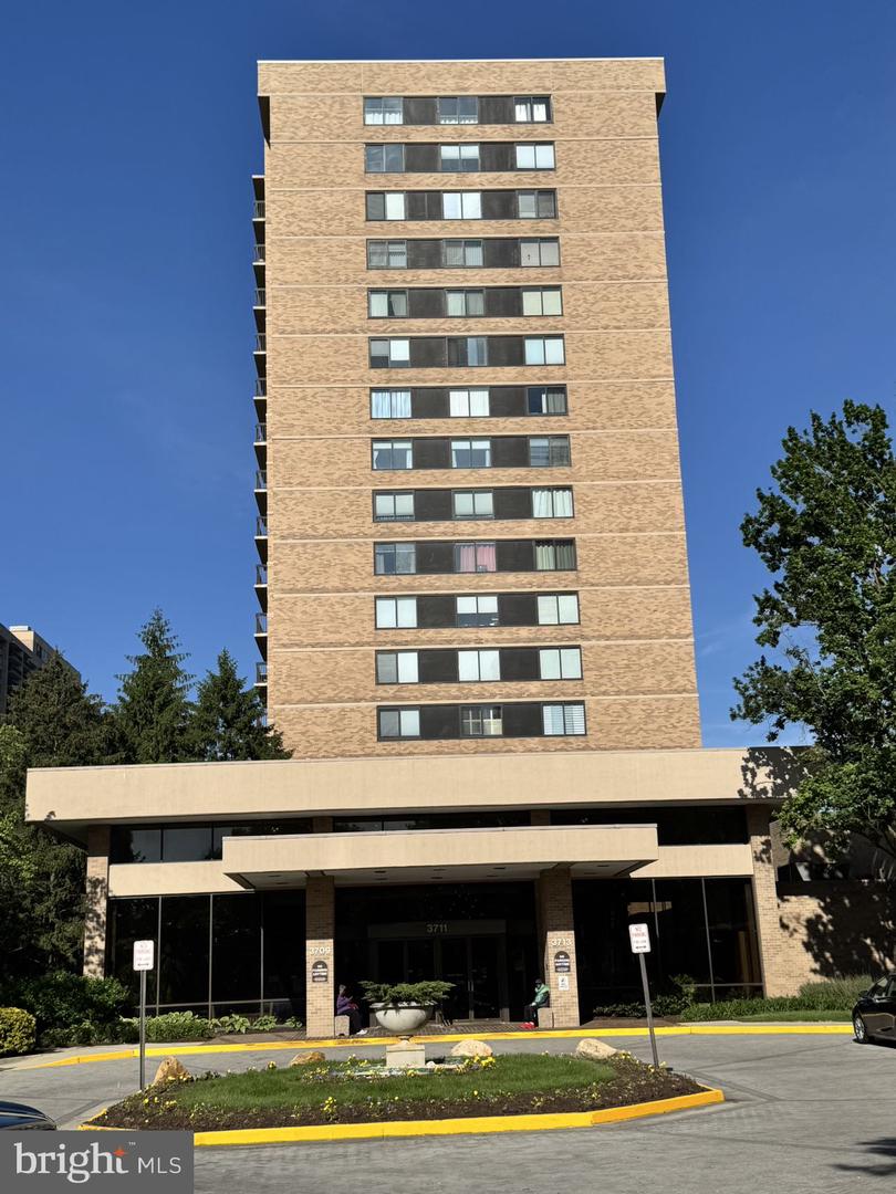 3713 S GEORGE MASON DR #1005