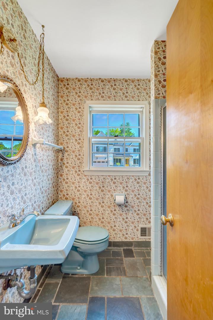 6413 Noble Dr Property Photo 43
