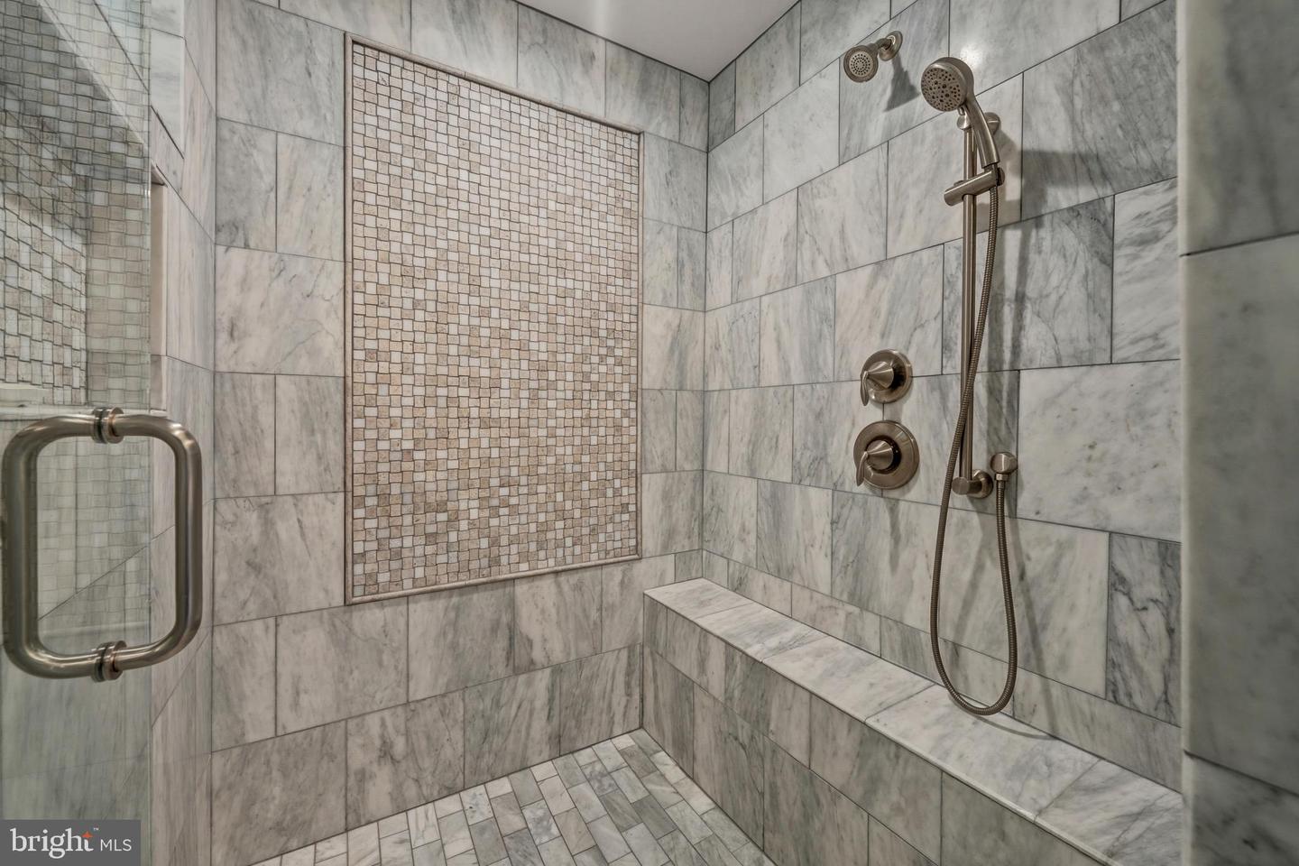 7018 Green Oak Dr Property Photo 26