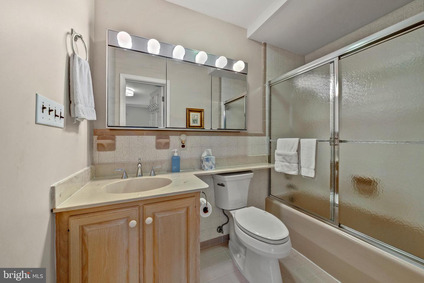 7018 Green Oak Dr Property Photo 33