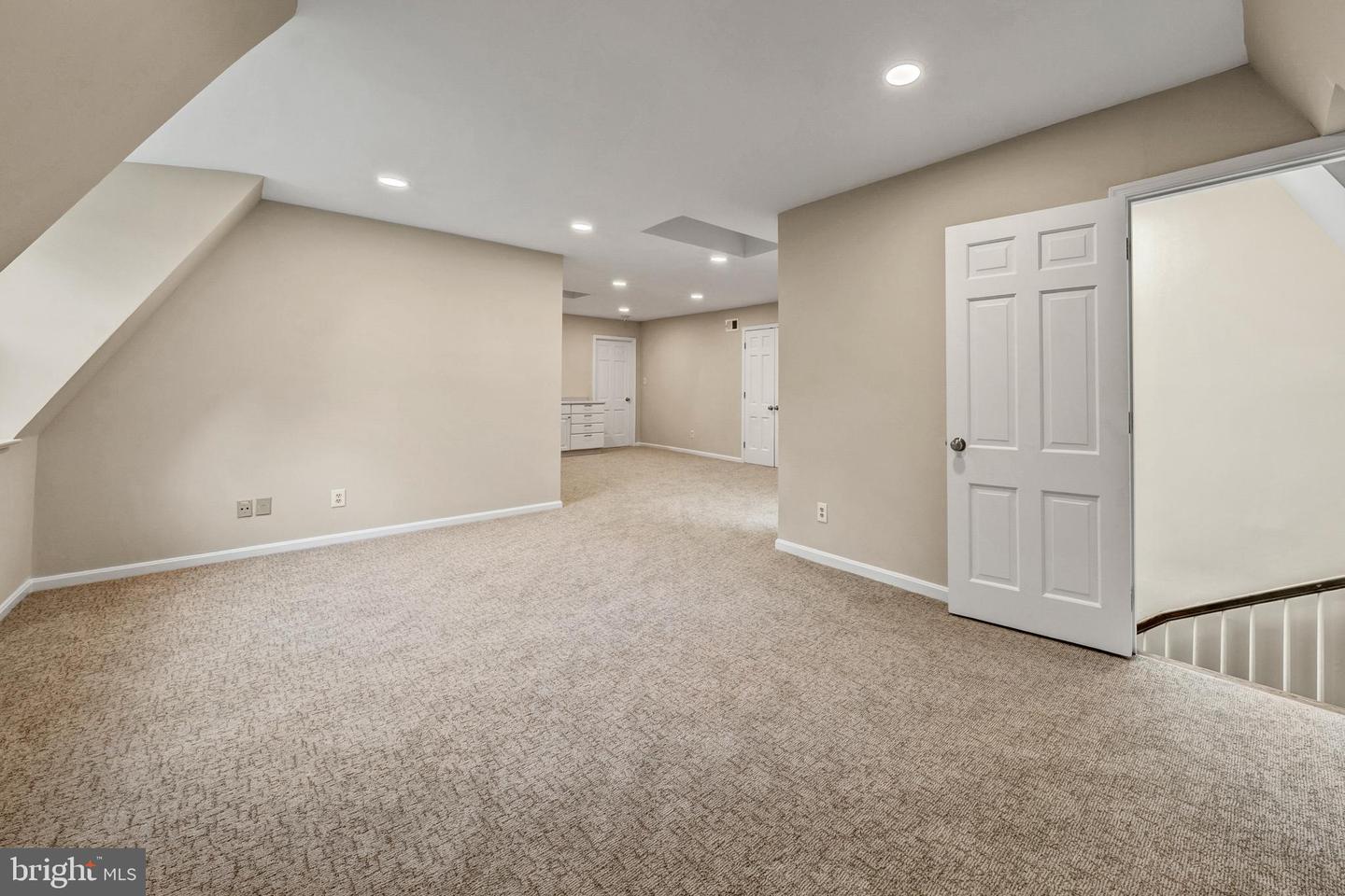 7018 Green Oak Dr Property Photo 39