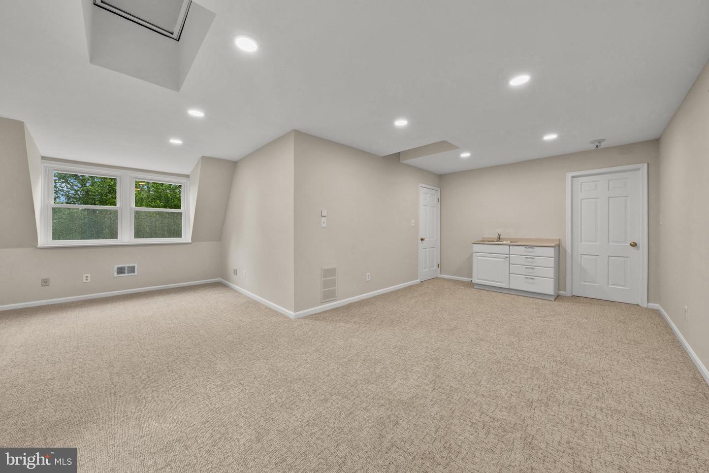 7018 Green Oak Dr Property Photo 40