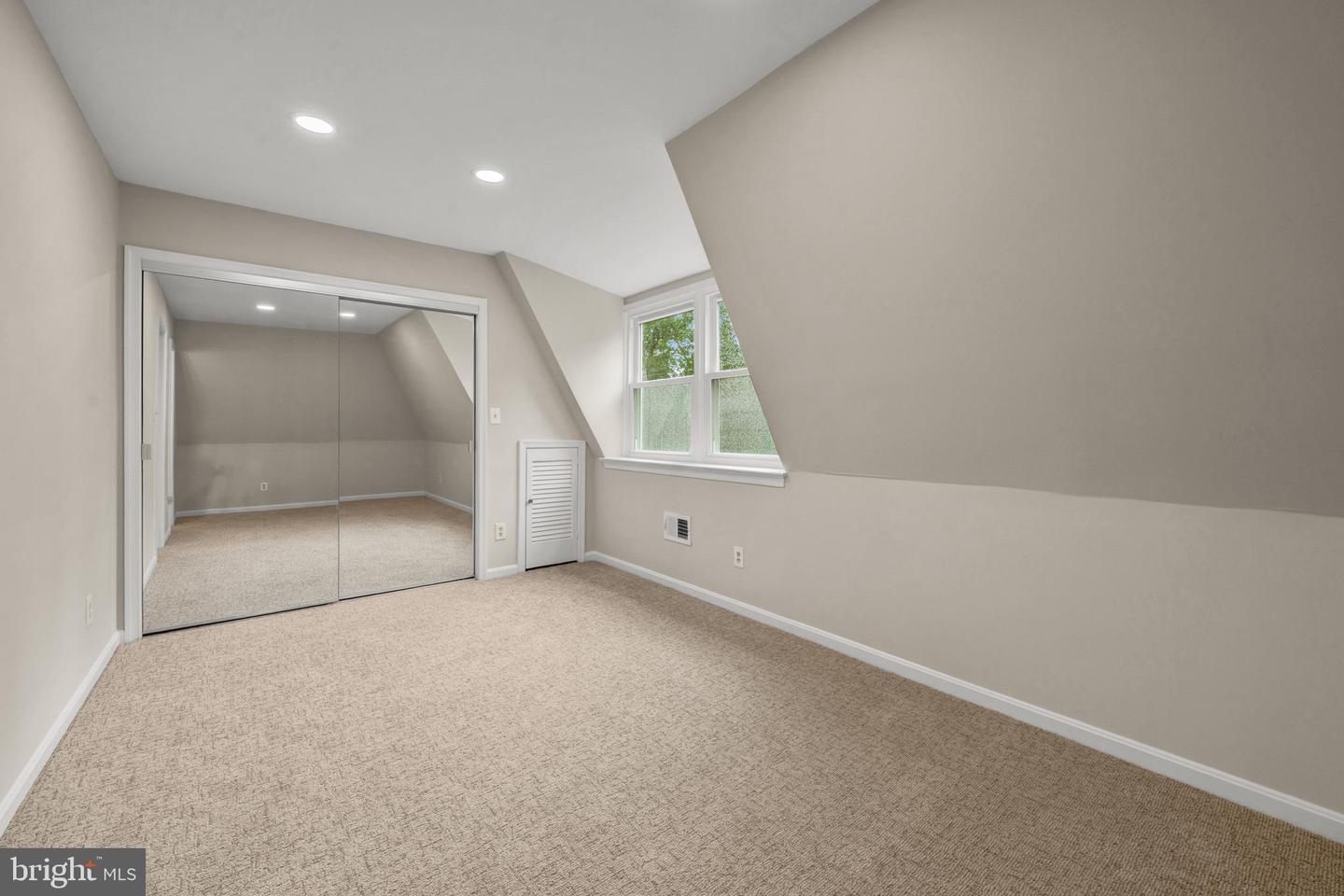 7018 Green Oak Dr Property Photo 42