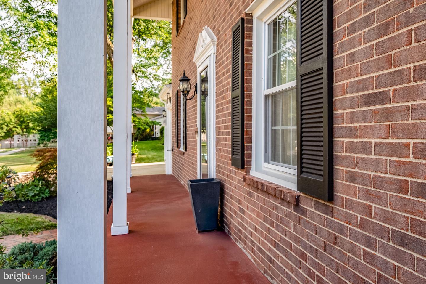 6214 Erman St Property Photo 4