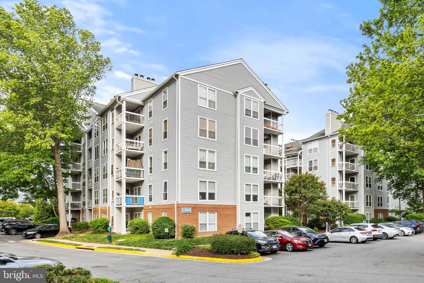 3175 Summit Square Dr #5-e12 Property Photo 1