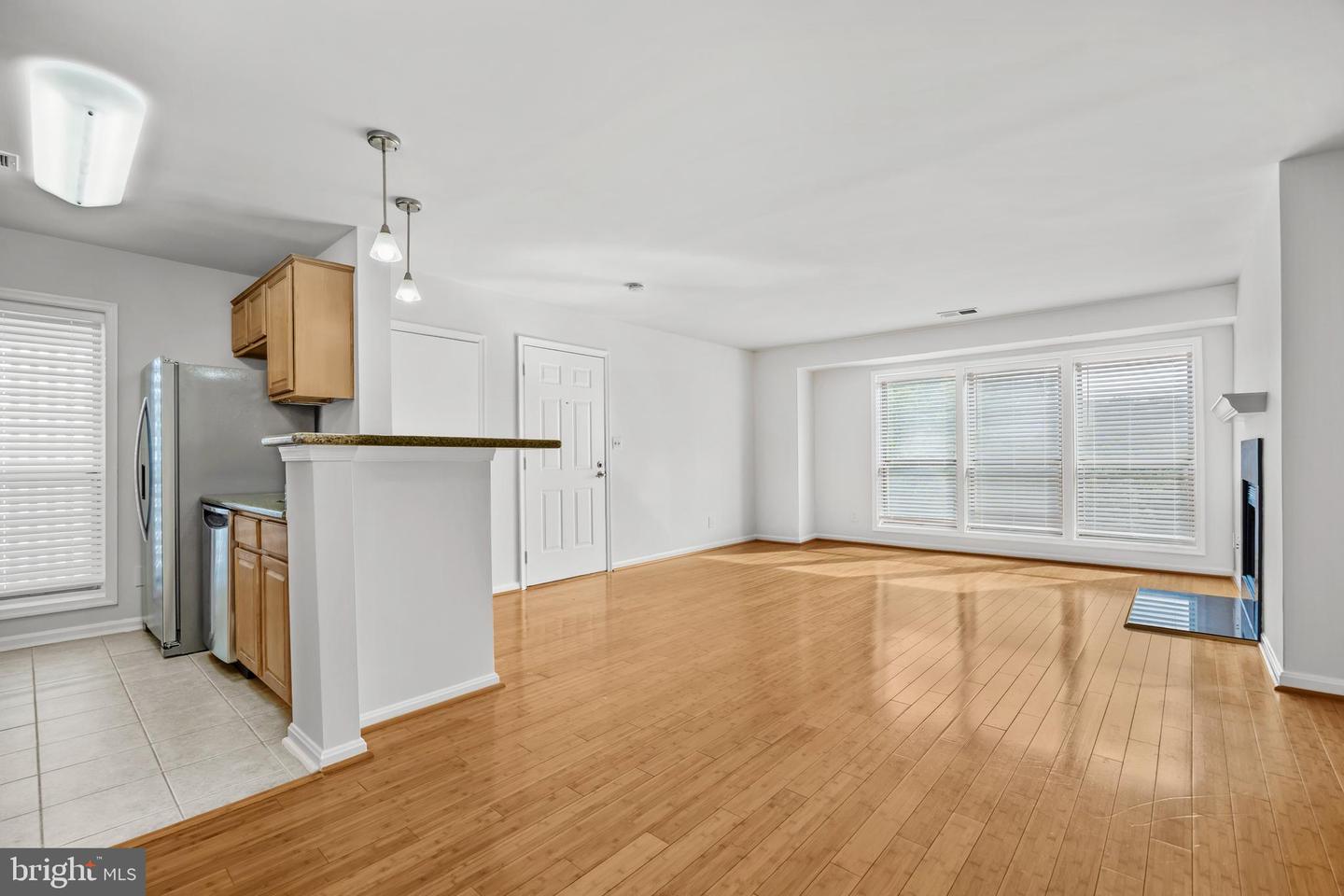 3175 Summit Square Dr #5-e12 Property Photo 10
