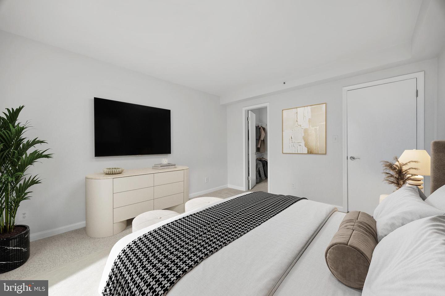 3175 Summit Square Dr #5-e12 Property Photo 15