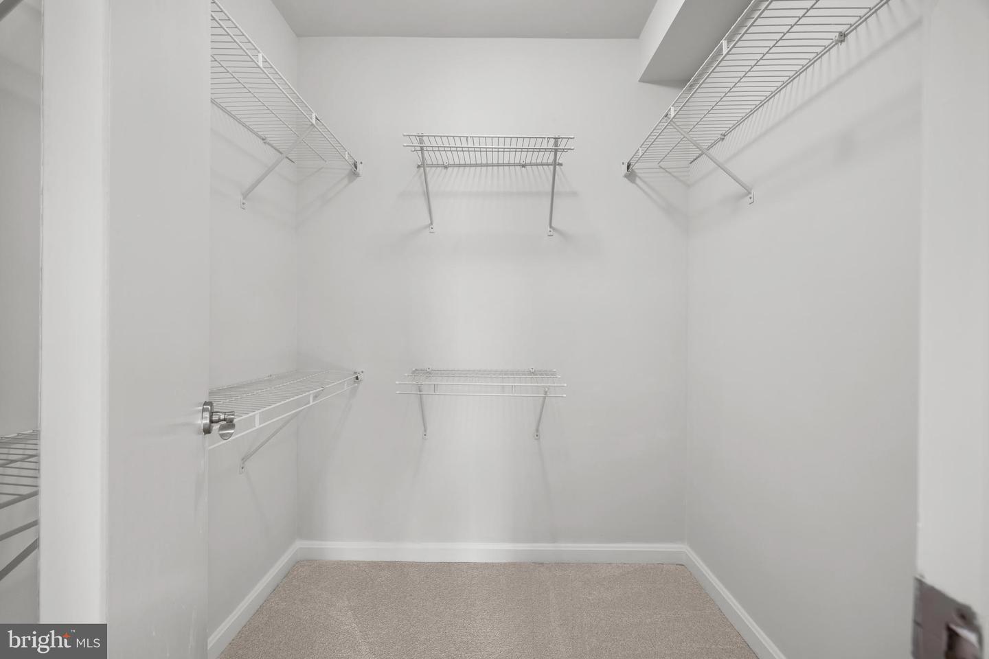 3175 Summit Square Dr #5-e12 Property Photo 16