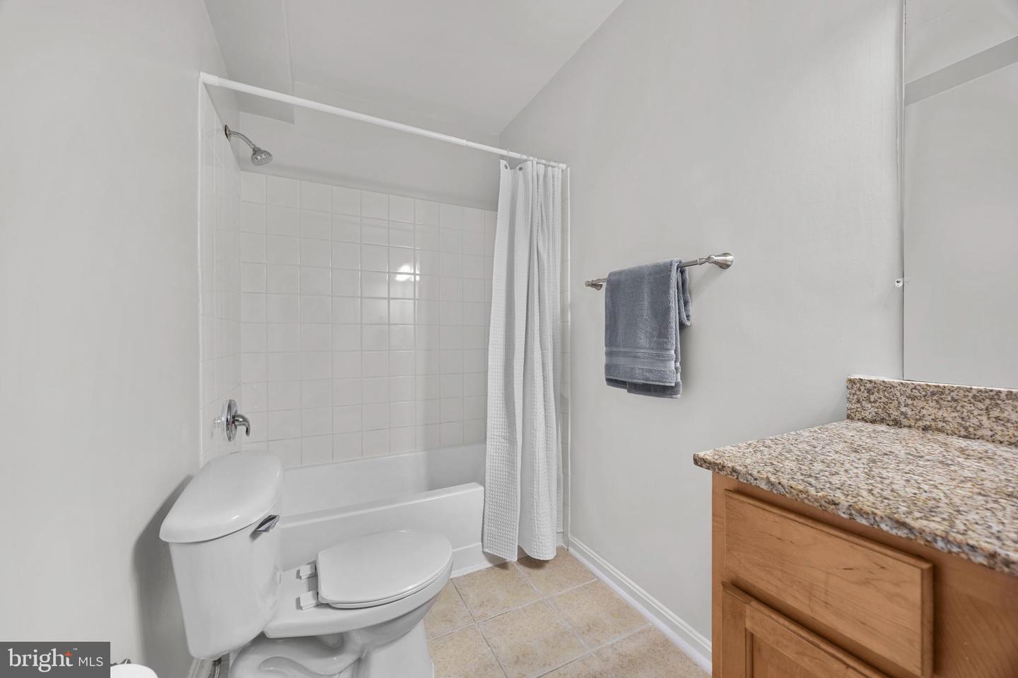 3175 Summit Square Dr #5-e12 Property Photo 17