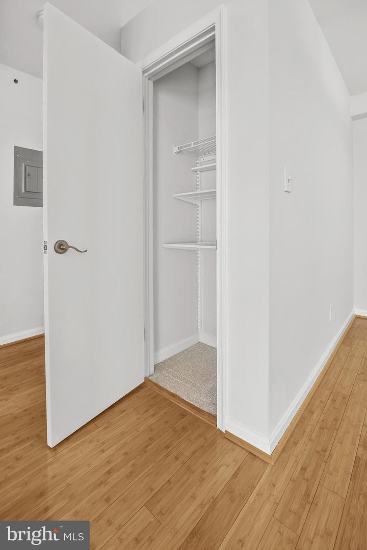 3175 Summit Square Dr #5-e12 Property Photo 19