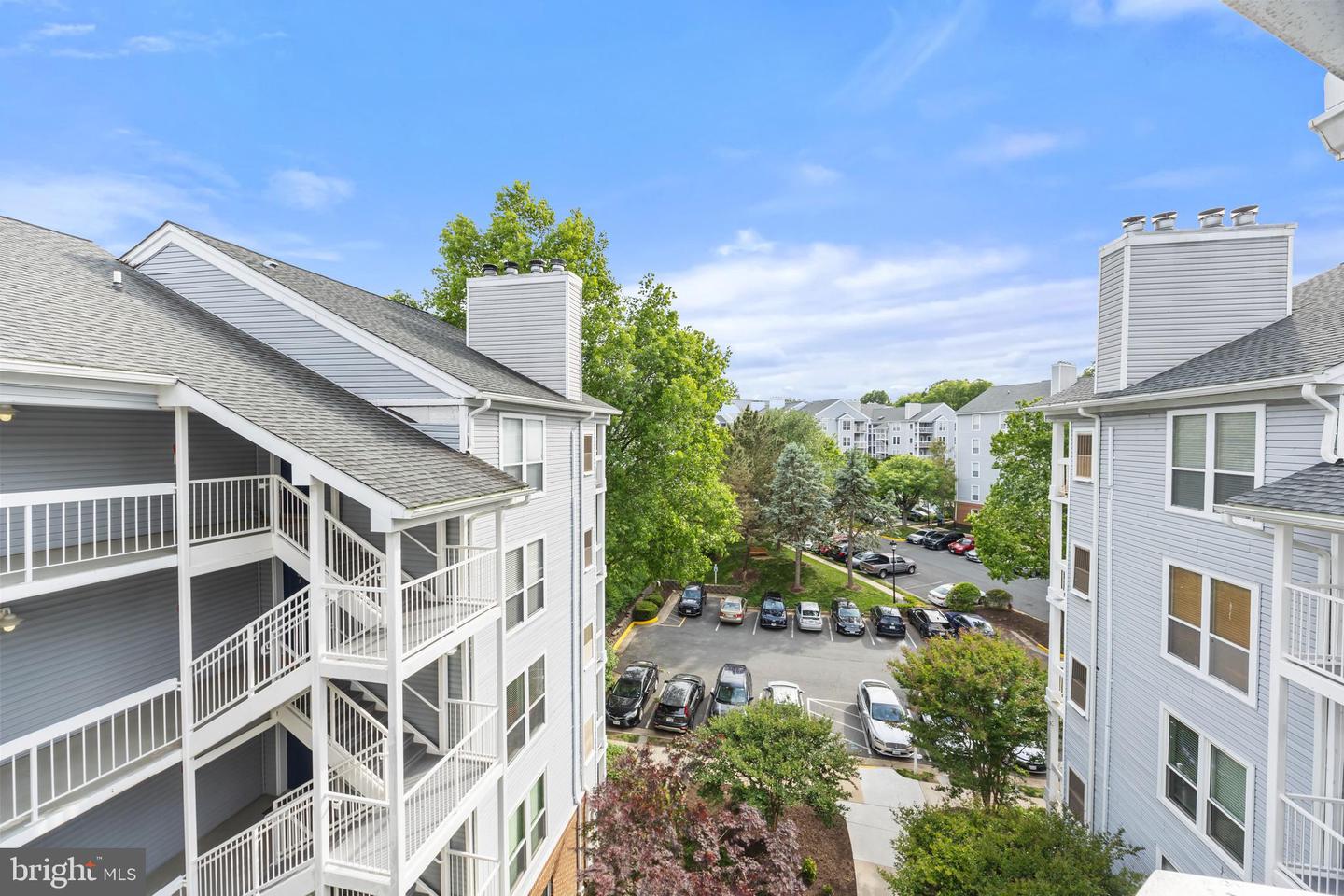 3175 Summit Square Dr #5-e12 Property Photo 20