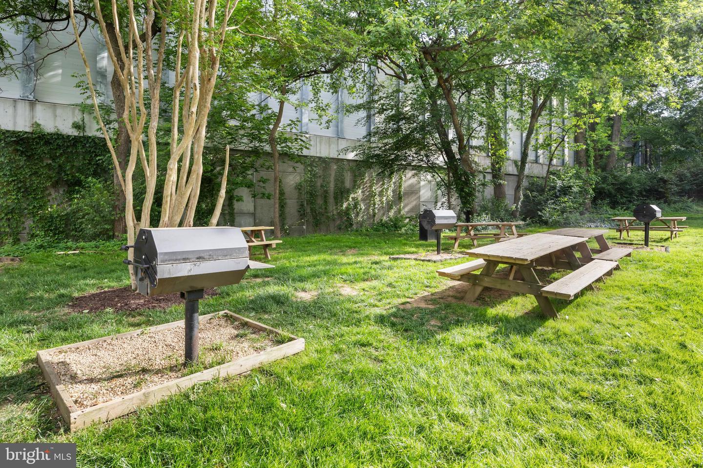 3175 Summit Square Dr #5-e12 Property Photo 31