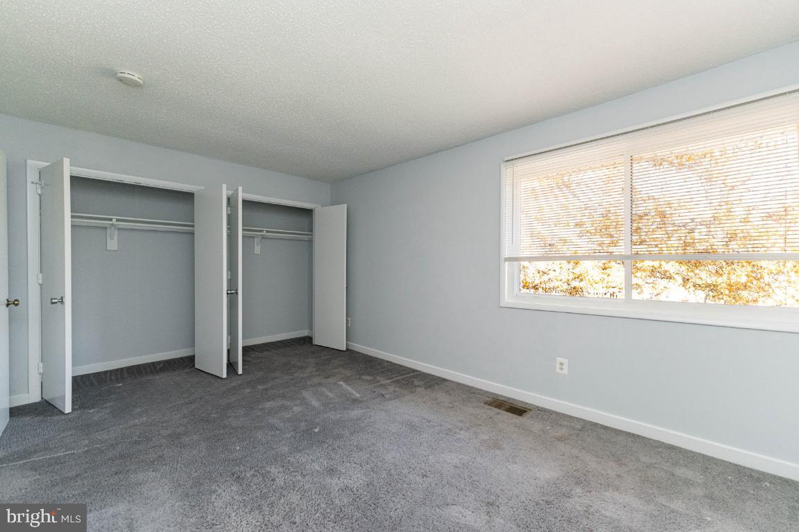 2442 Southgate Sq Property Photo 19