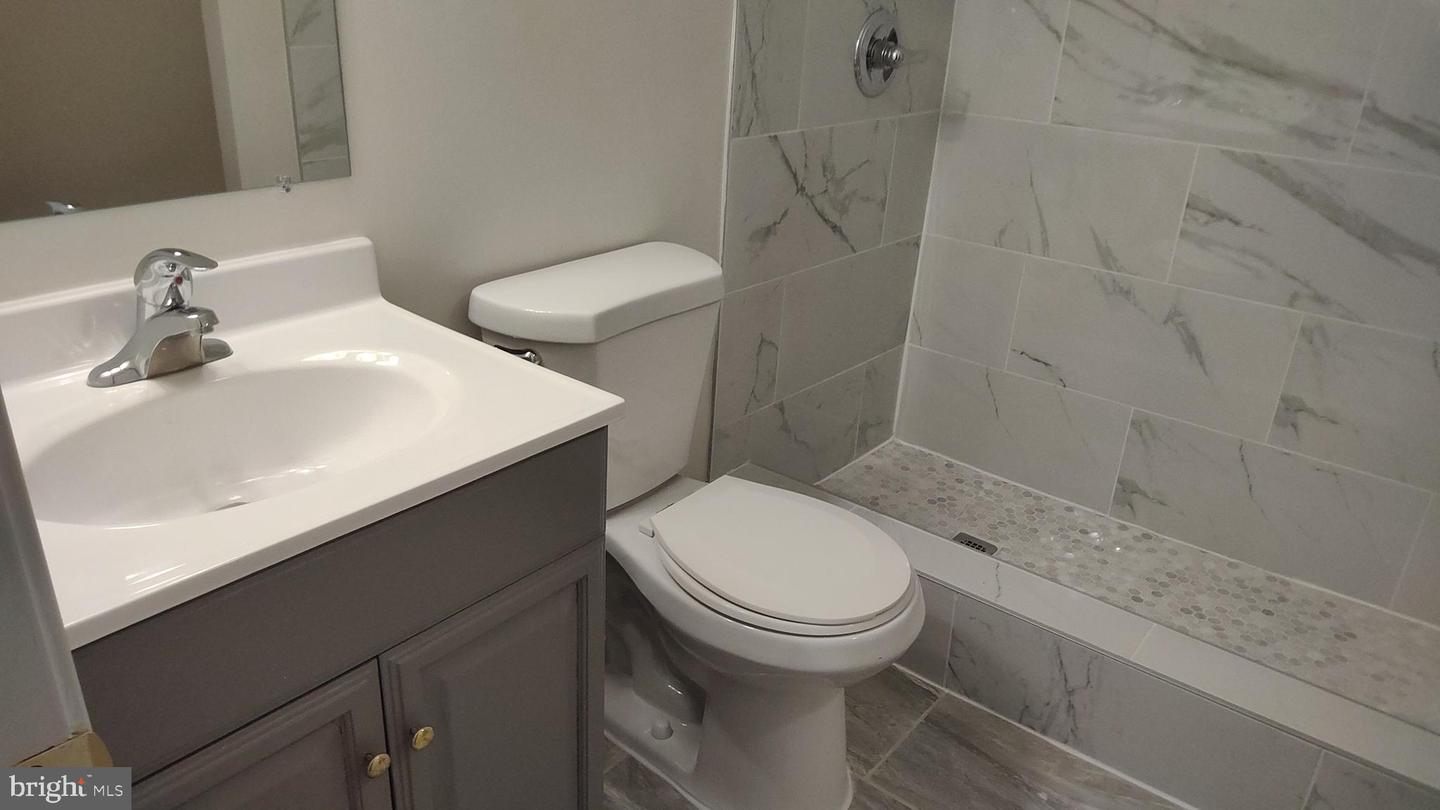 7975 Audobon Ave #302 Property Photo 4