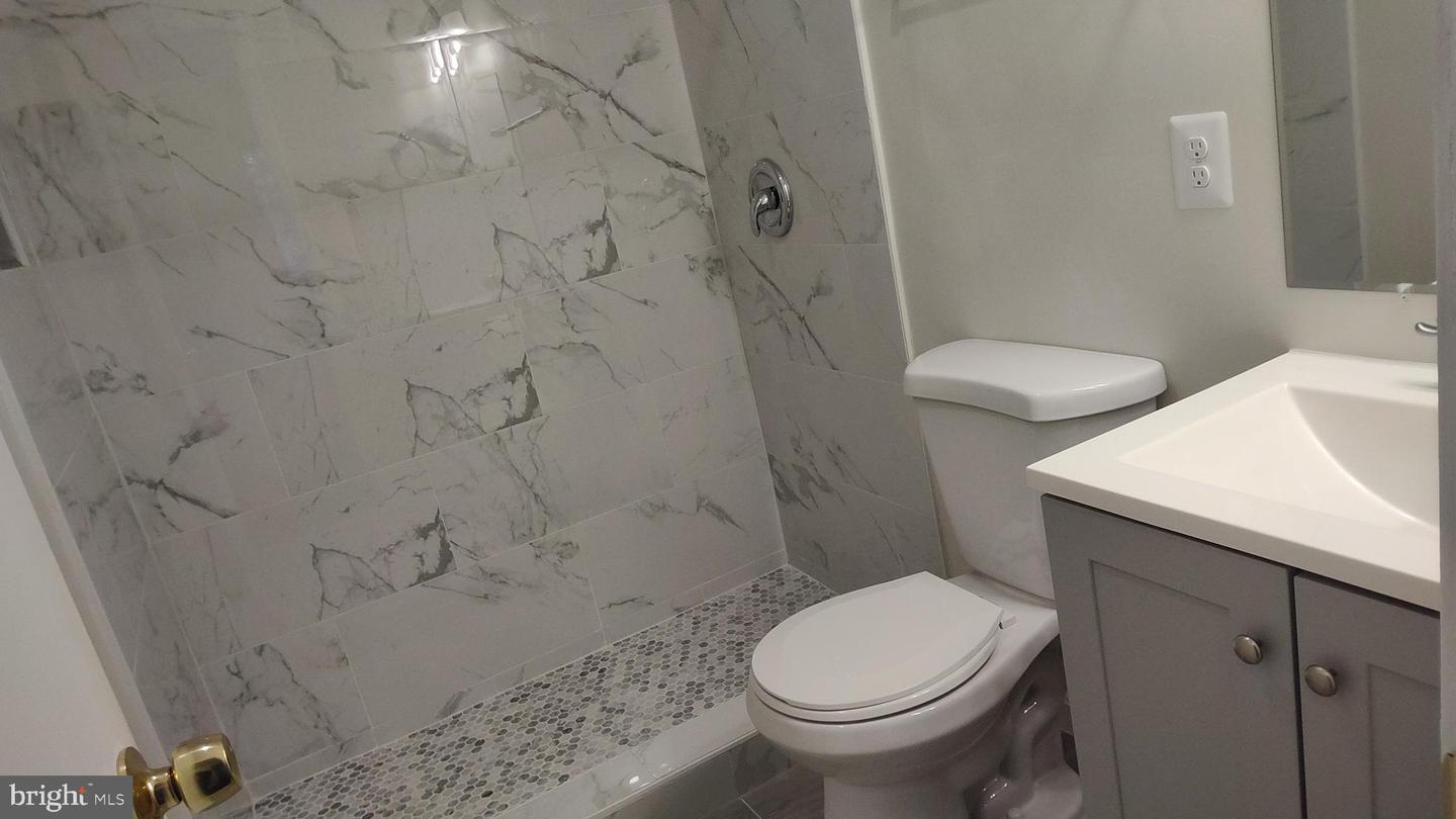 7975 Audobon Ave #302 Property Photo 6