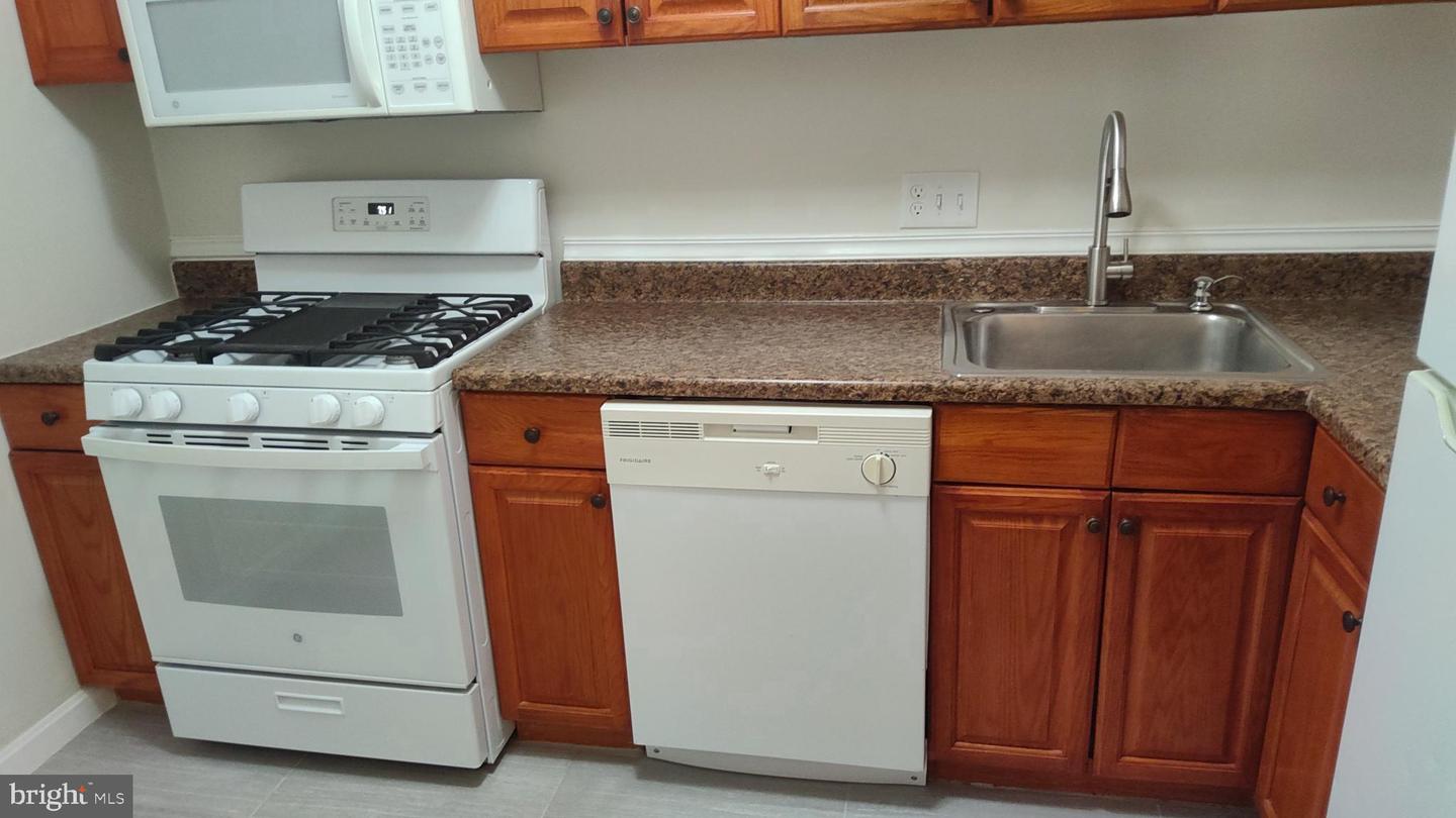 7975 Audobon Ave #302 Property Photo 9