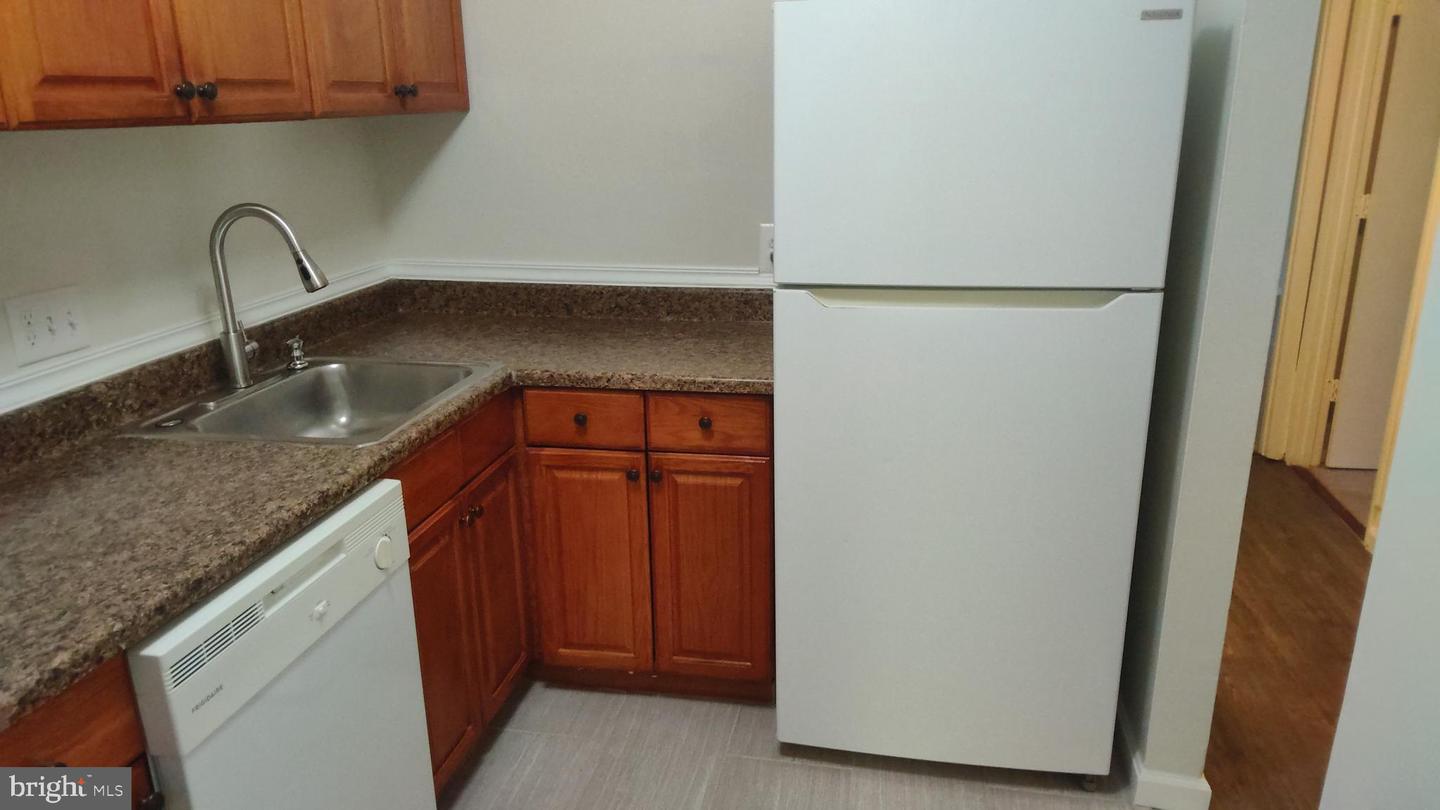 7975 Audobon Ave #302 Property Photo 10