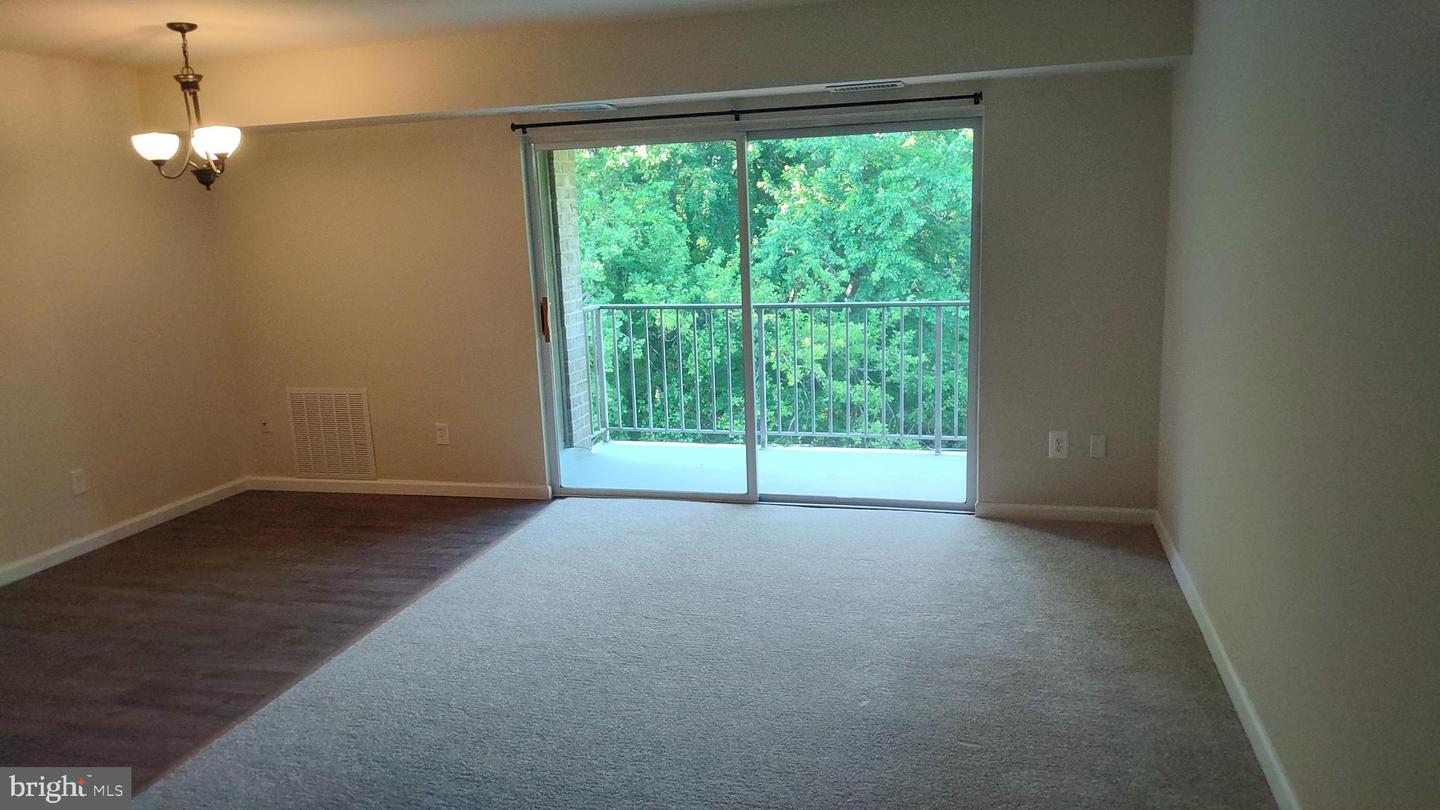 7975 Audobon Ave #302 Property Photo 11