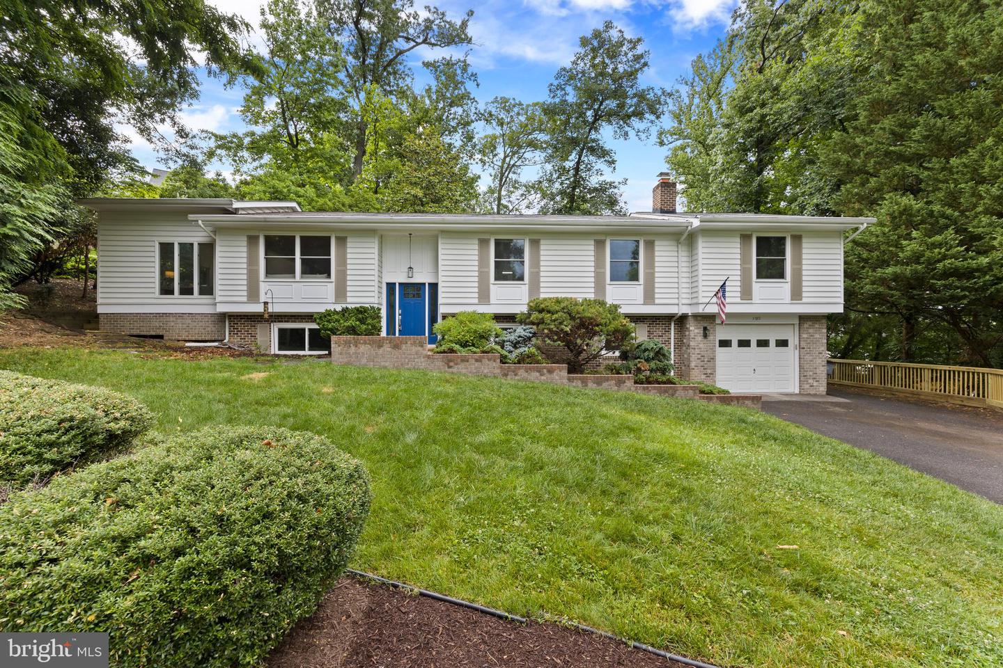 5610 Shade Tree Ln Property Photo 1