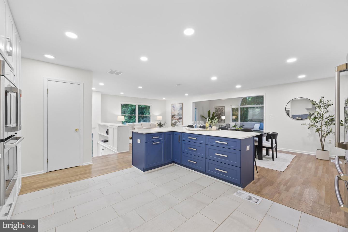 5610 Shade Tree Ln Property Photo 8