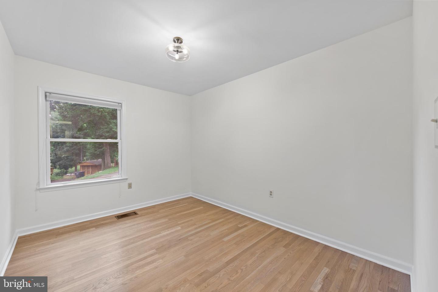 5610 Shade Tree Ln Property Photo 28