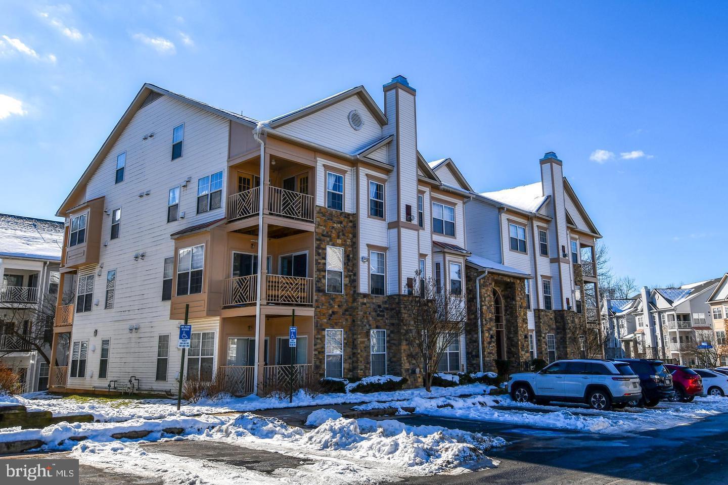 5909 Founders Hill Dr #202 Property Photo 3