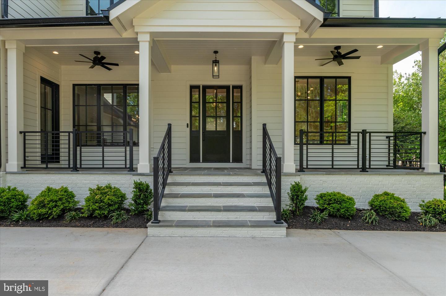 1800 Monza Rd Property Photo 3