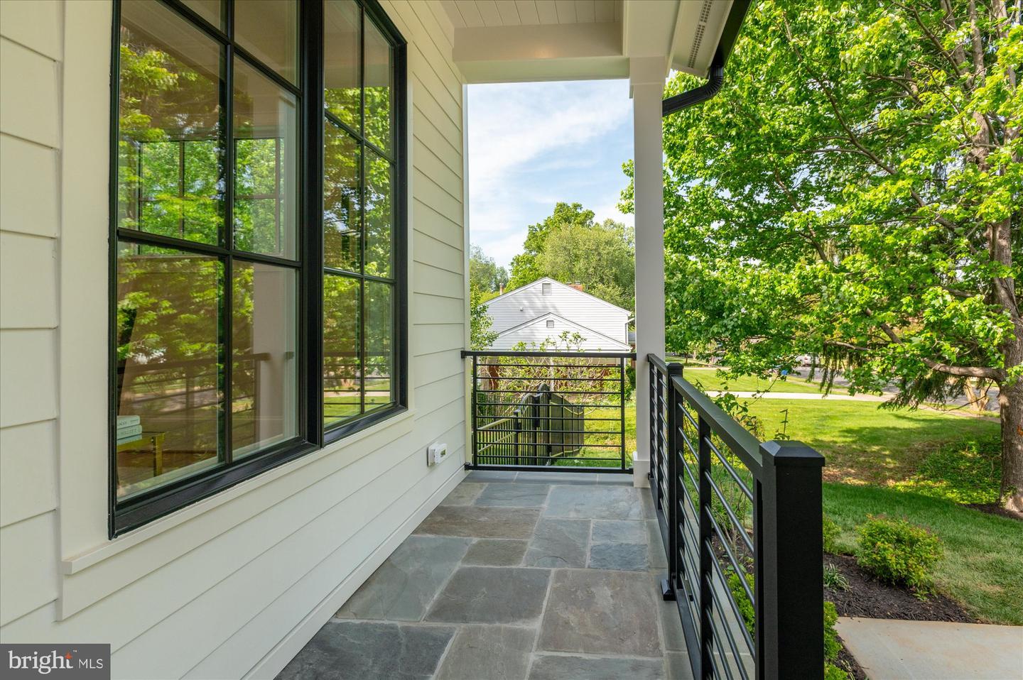 1800 Monza Rd Property Photo 4