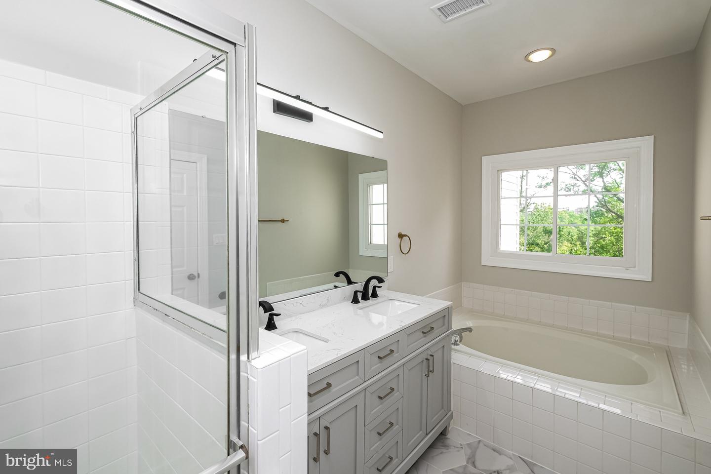 6270 Levi Ct Property Photo 12