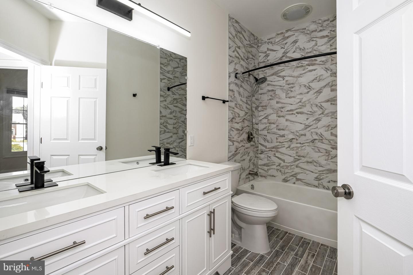 6270 Levi Ct Property Photo 16