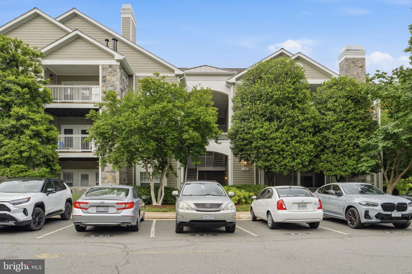 1720 Lake Shore Crest Dr #36 Property Photo 2