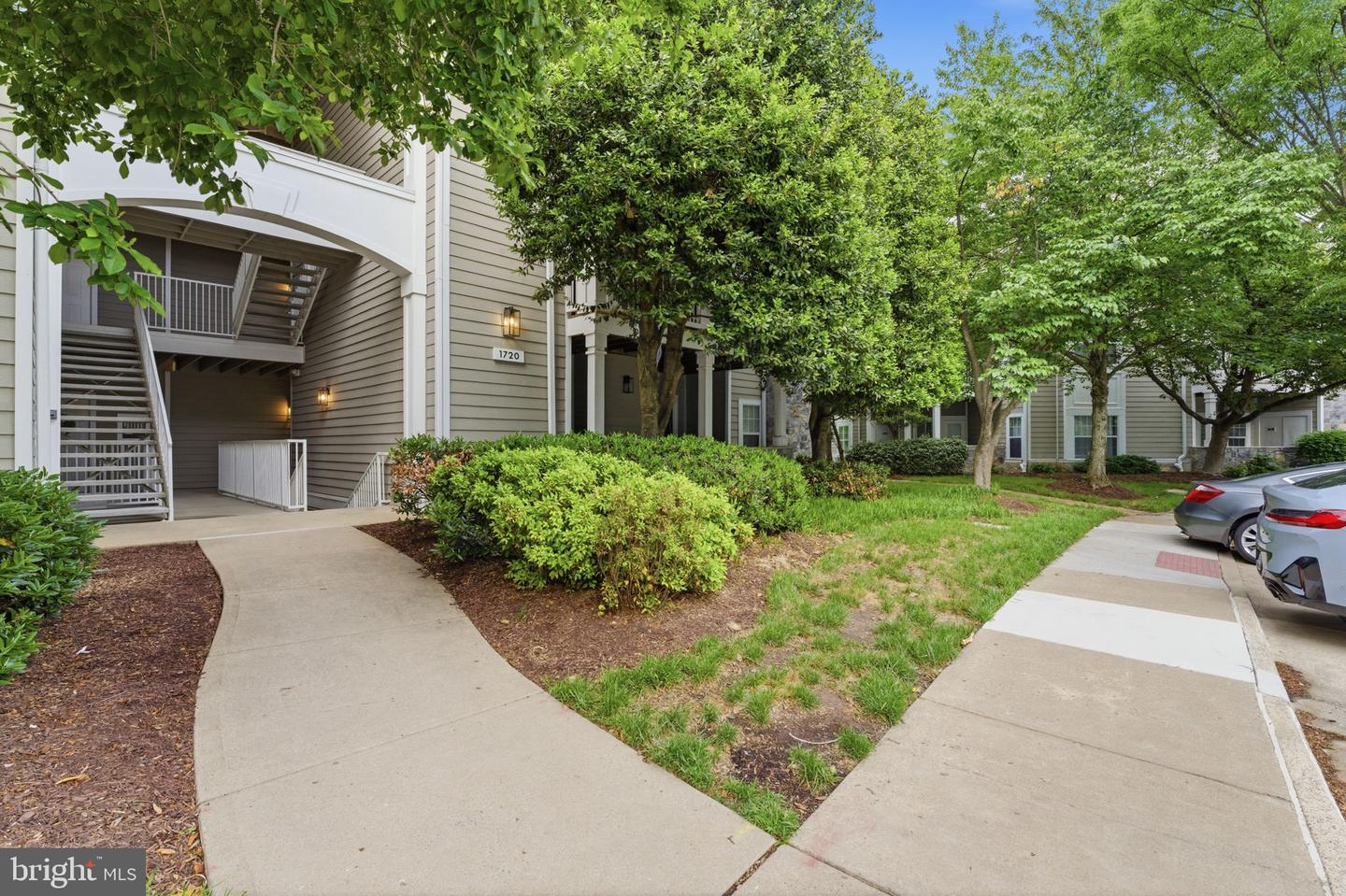 1720 Lake Shore Crest Dr #36 Property Photo 5
