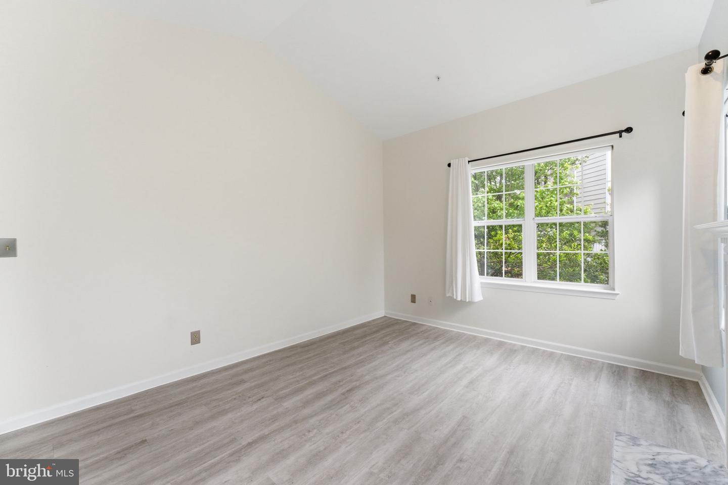 1720 Lake Shore Crest Dr #36 Property Photo 18