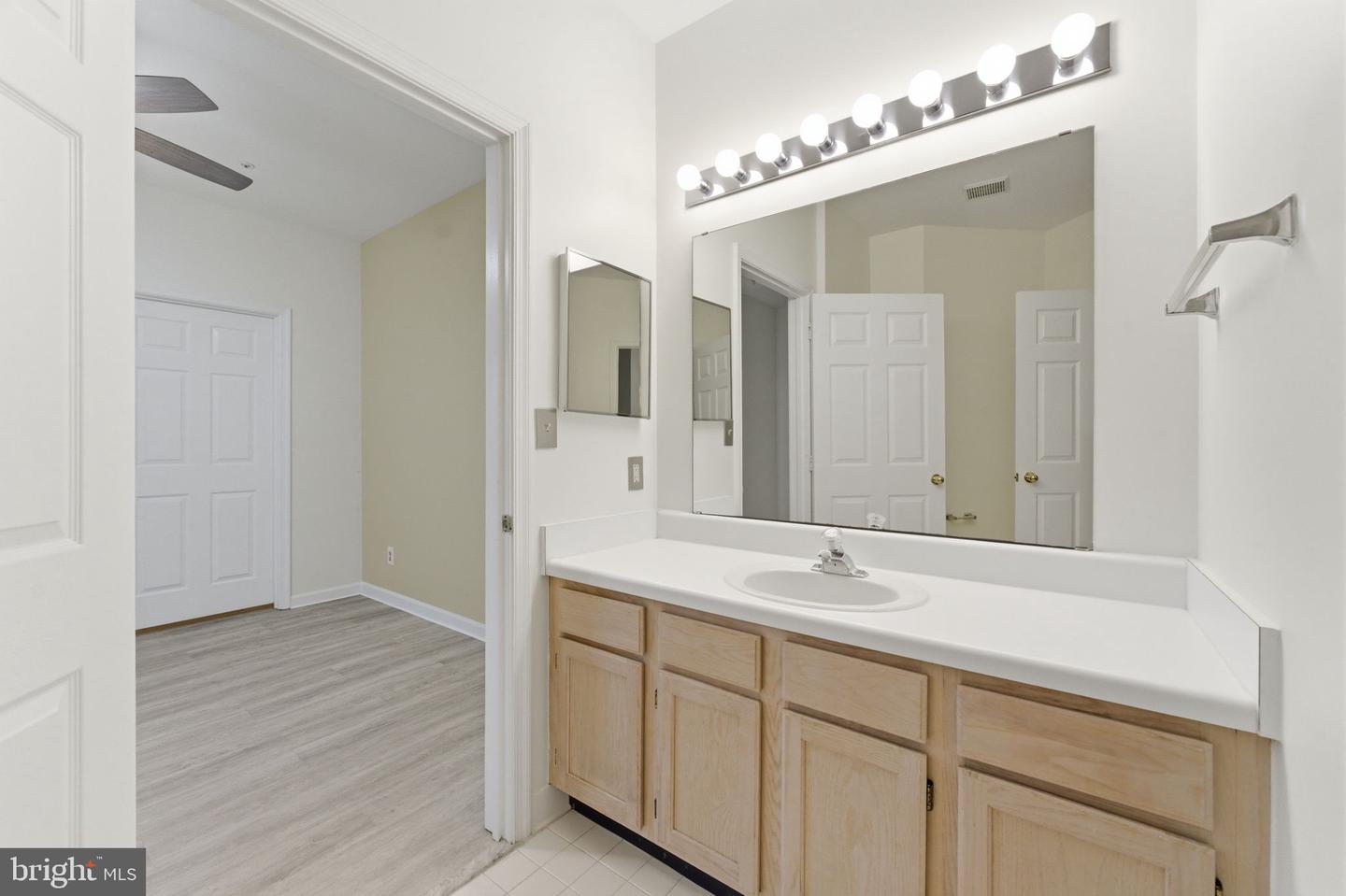 1720 Lake Shore Crest Dr #36 Property Photo 22