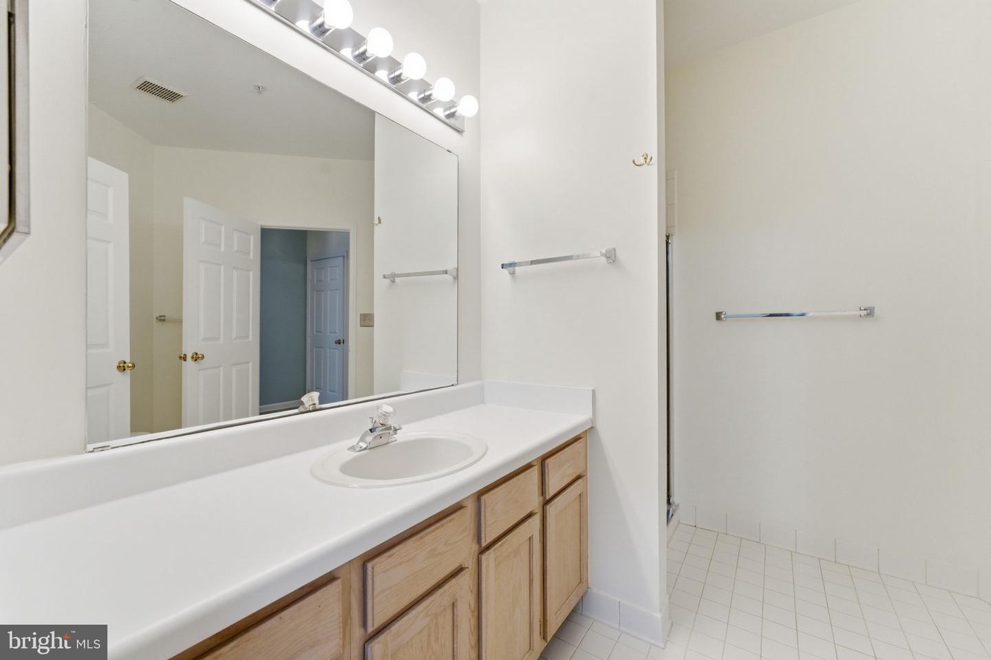1720 Lake Shore Crest Dr #36 Property Photo 26