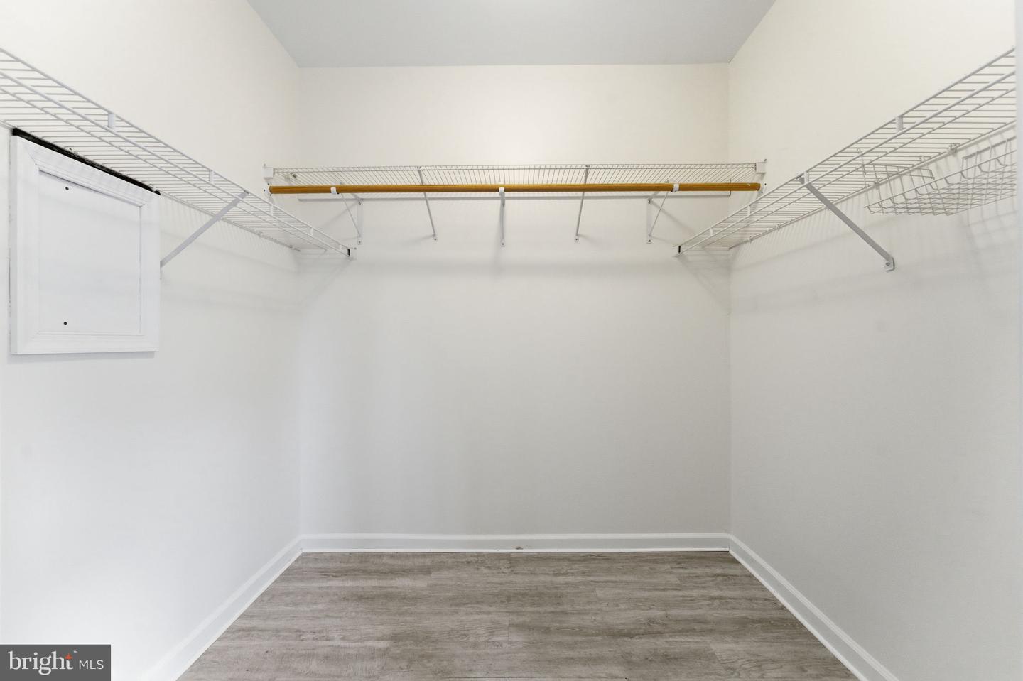 1720 Lake Shore Crest Dr #36 Property Photo 27