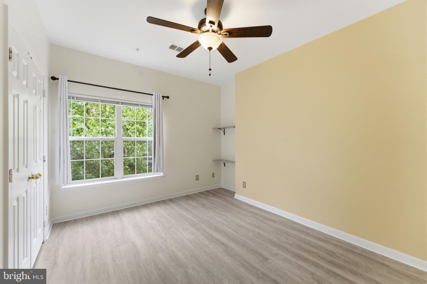 1720 Lake Shore Crest Dr #36 Property Photo 30