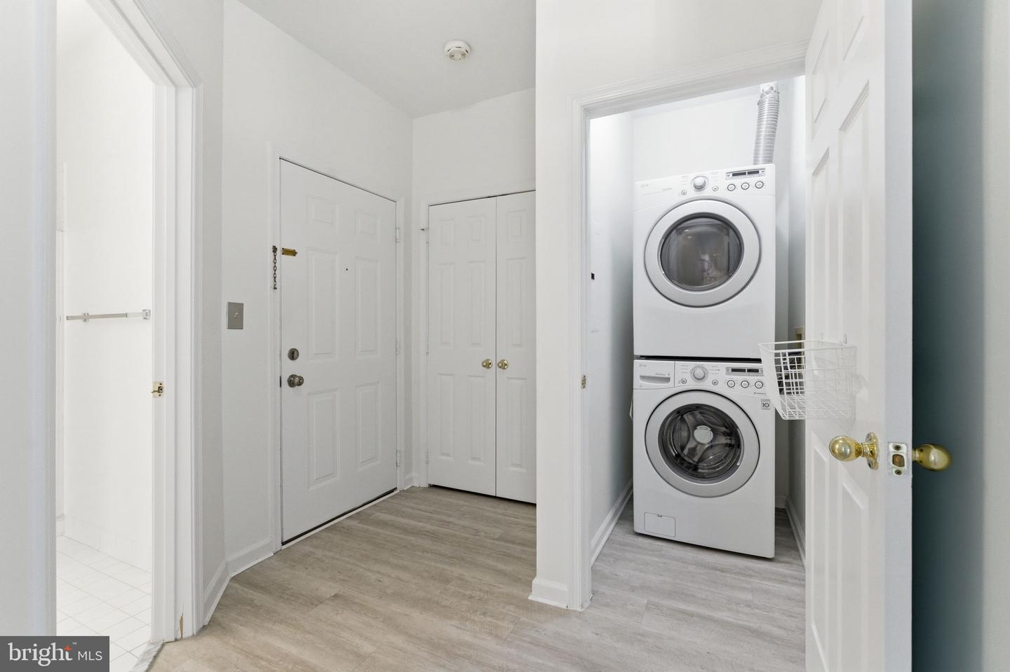 1720 Lake Shore Crest Dr #36 Property Photo 36