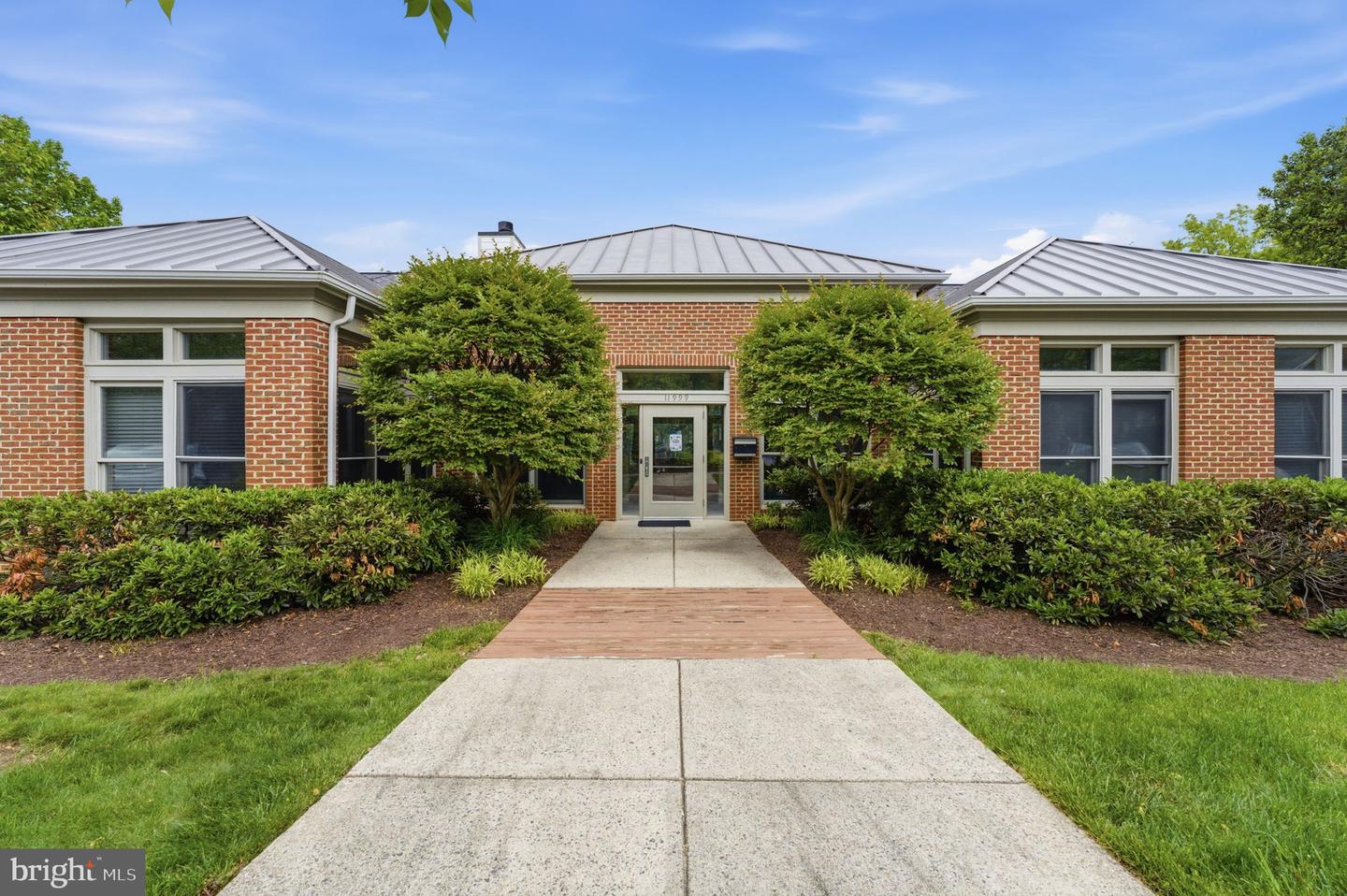 1720 Lake Shore Crest Dr #36 Property Photo 48
