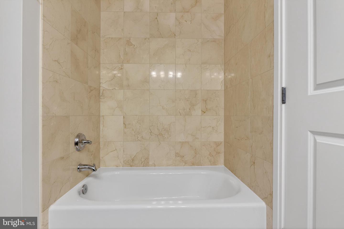 8220 Crestwood Heights #1517 Property Photo 19