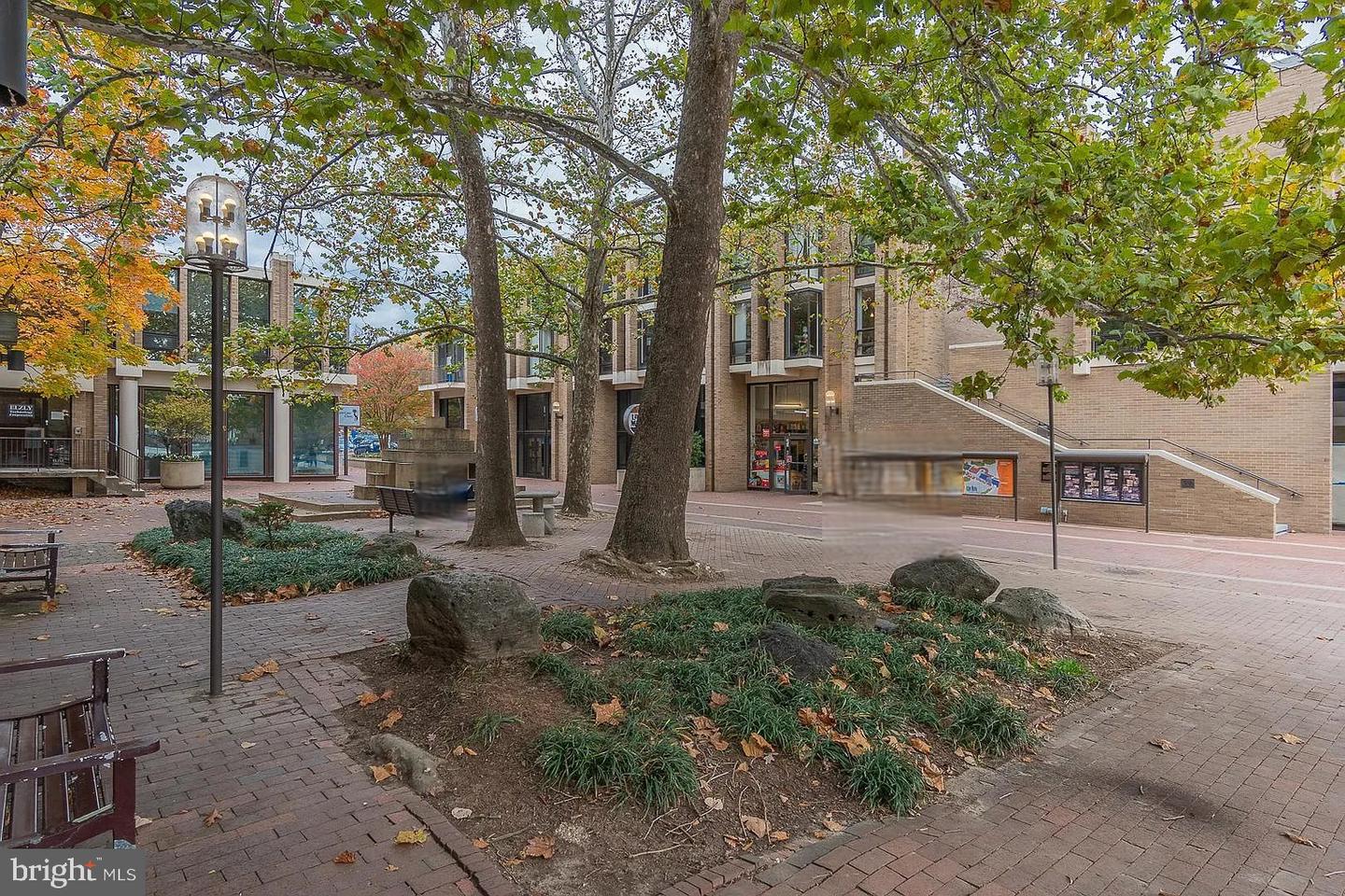 1604 Washington Plz N Property Photo 11