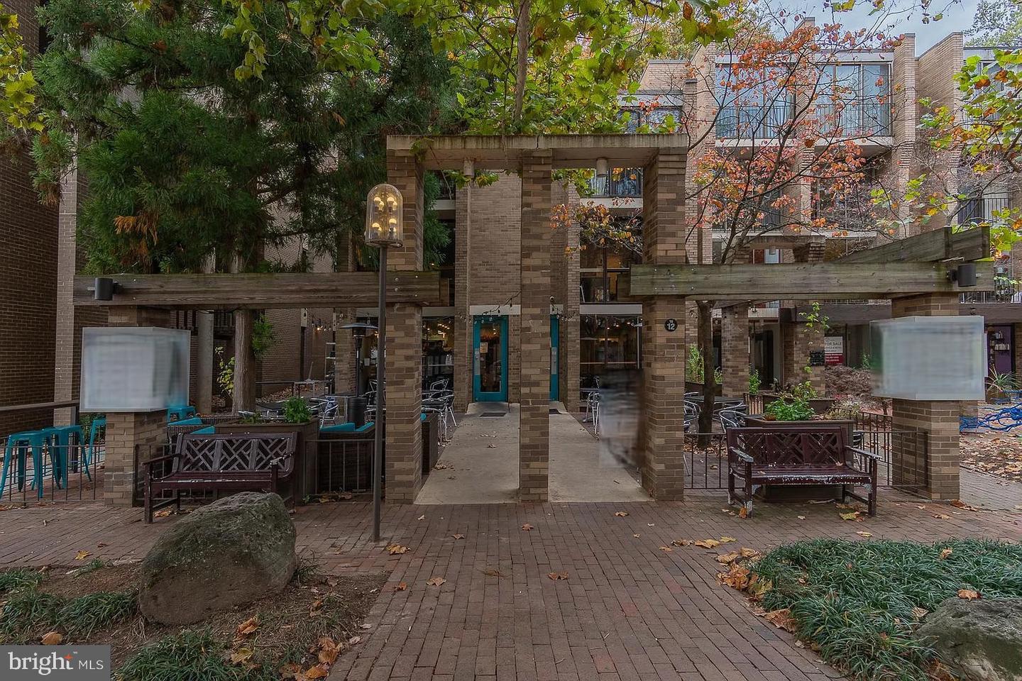 1604 Washington Plz N Property Photo 14