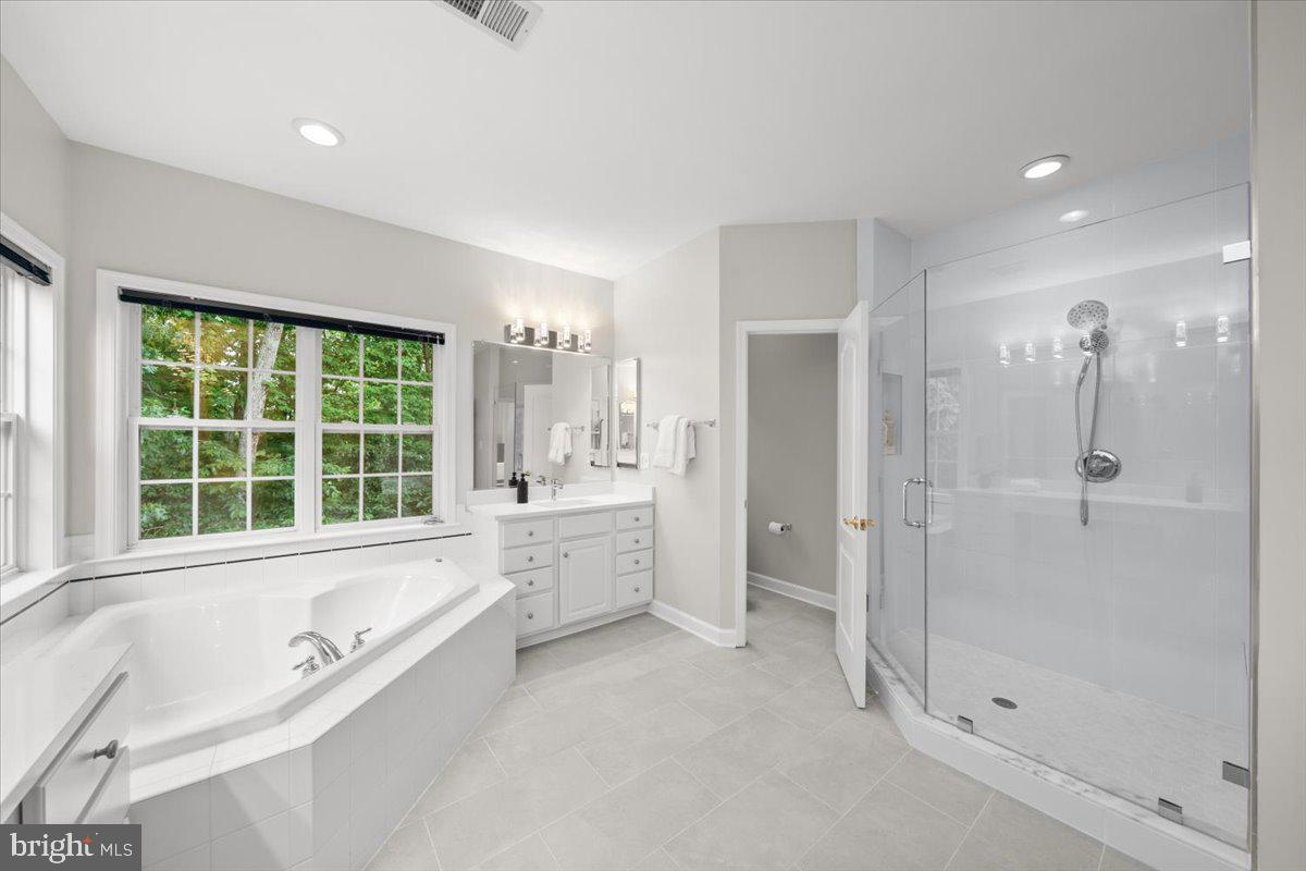 7136 Ayers Meadow Ln Property Photo 24